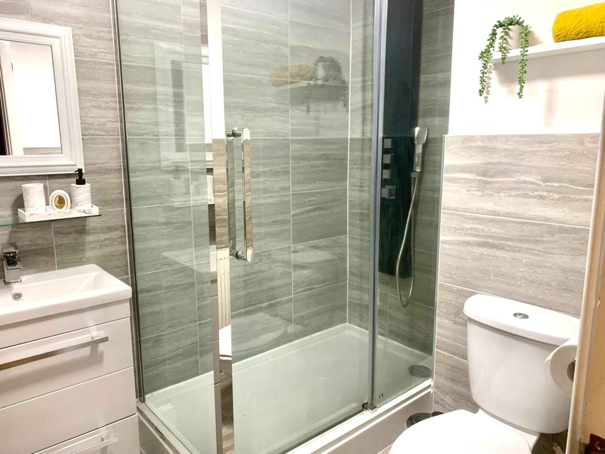 Large Stylish 3 Bedroom City Centre Apartment Free Secure Parking Liverpool Bagian luar foto